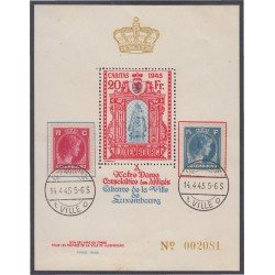 Hojita Recuerdo 1945 Cáritas usada Hojita Recuerdo 1945 Cáritas usada