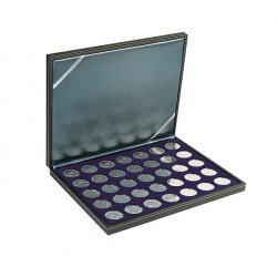 Lindner 2364-2111ME Estuche para monedas NERA M con plantilla para monedas en color azul oscuro con 35 hoyos redondos para monedas con un diámetro de 32,5 mm Lindner 2364-2111ME Estuche para monedas NERA M con plantilla para monedas en color azul oscuro con 35 hoyos redondos para monedas con un diámetro de 32,5 mm