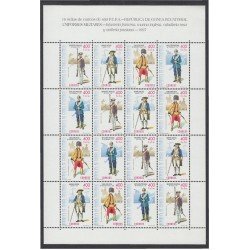 Guinea Ecuatorial 248/51 1998 Minihojita Uniformes militares MNH