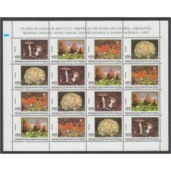 Guinea Ecuatorial 233/36 1997 Minihojita Micología setas MNH Guinea Ecuatorial 233/36 1997 Minihojita Micología setas MNH