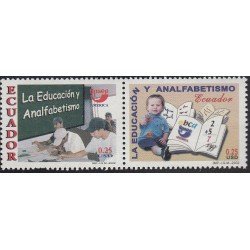 Upaep Ecuador 1694/95 2002 Alumnos en clase Niño con libros MNH