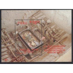 Perú Hojita block 10 1997 Tumba del señor de Sipan MNH Perú Hojita block 10 1997 Tumba del señor de Sipan MNH