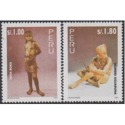 Perú 1039/40 1995 Grupos étnicos Niña Bora Hombre Aguaruna MNH